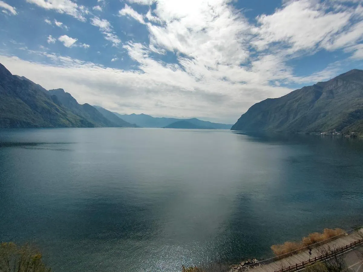Iseolakerental- Casa Trentapassi Riva di Solto Italië